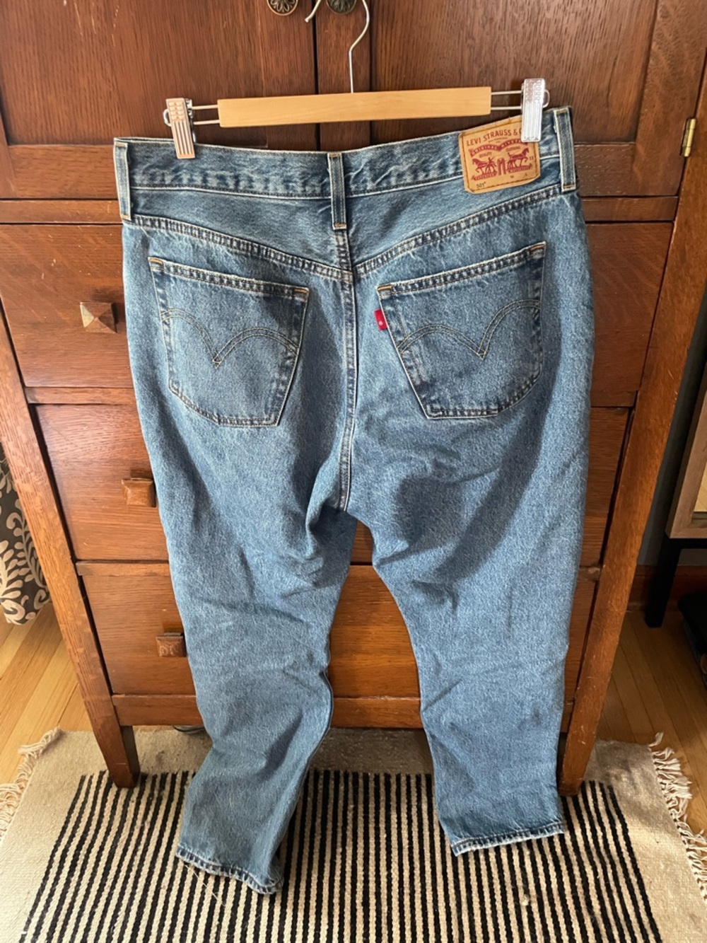 Levi's 501 Women's Straight Leg Light Blue Denim Jeans - 31” waist, 30” leg - Picture 2 of 4